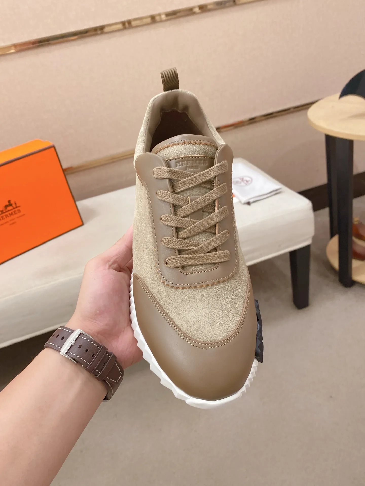 Men's clothing and shoes💰: 640💰《HERMES》【Classic Original Version】Hermès; Top 🔝 Purchasing Agency 🔍🔍Men's latest 🇺🇸 counters are on sale simultaneously, original imported from Italy ▲▲First-layer cowhide with suede cowhide ▲▲ (high-end and expensive Qi·Grade) Exquisite workmanship (Italian 🇮🇹Imported water-dyed 🐂cowhide lining) Sole: Original sole provided by the original factory, ⚠️Exclusive double-layer activity·TPR·Rubber·Combined molded outsole; Super·comfortable·wear-resistant·non-slip·environmental protection The real thing is more beautiful if you take the real thing (high quality, follow the order), you can enter and exit the counter at will * Code number: 39·40·41·42·43·44# (can be customized 38.45.46.)